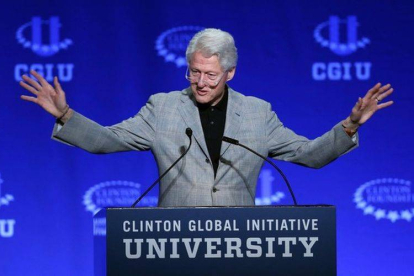 Bill Clinton durante la conferencia en Miami (Florida).-Foto: AFP / JOE RAEDLE