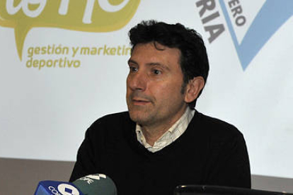 El vicepresidente del Río Duero, Ángel Romera. / VALENTÍN GUISANDE-
