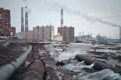 Imagen de la ciudad de Norilsk, donde se calcula que se produce el 1% de las emisiones mundiales de óxido de sulfuro.-MAKSIM BLINOV
