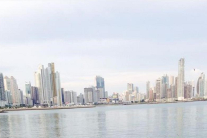 Imagen de la ciudad de Panamá y sus rascacielos.-