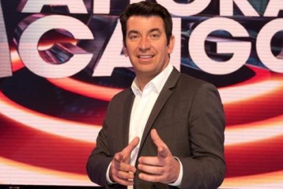 El actor Arturo Valls, presentador del concurso 'Ahora caigo', de Antena 3.-RICARD FADRIQUE