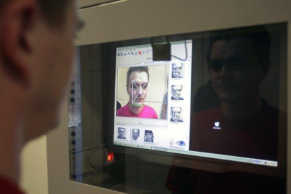 Las cámaras generan alertas a partir de los registros de personas buscadas /Imagen referencial.-EL PERIÓDICO