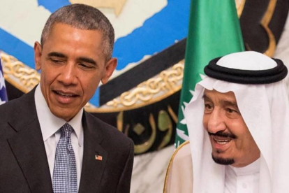 Obama y el rey Salman de Arabia Saudí, en Riad, el 21 de abril.-EFE / SAUDI PRESS AGENCY