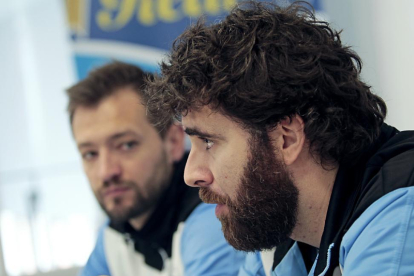 Manolo Sevillano y Manu Salvador, ayer en la rueda de prensa ofrecida en las instalaciones de Cañada Real.-MARIO TEJEDOR
