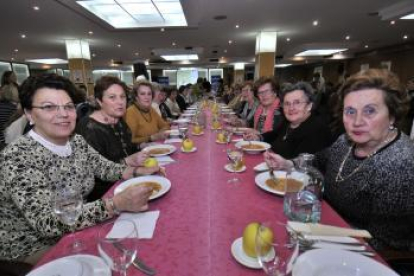 Cena solidaria de Manos Unidas en los salones Rosaleda.