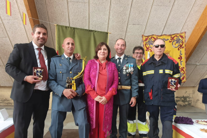 San Esteban celebra con su Guardia Civil el día del Pilar. ANA HERNANDO