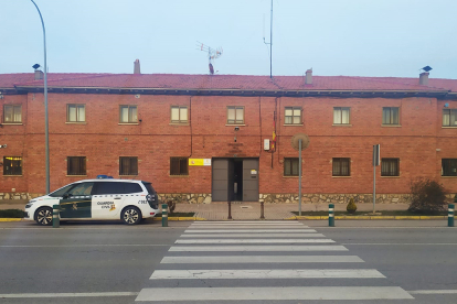 Cuartel de la Guardia civil en San Esteban - Ana Hernando