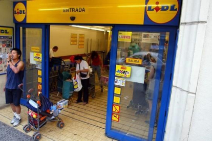 Supermercado de Lidl en Barcelona.-JOAN CORTADELLAS