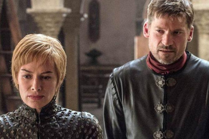 Cersei y Jaime Lannister, en una imagen de Juego de tronos.-EL PERIÓDICO