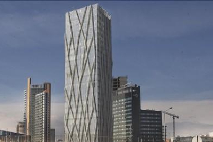 La Torre Telefónica en Barcelona, vendida a un fondo durante el primer semestre del 2019.-SERGIO LAINZ / ARCHIVO