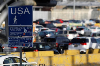 El paso fronterizo entre San Ysidro, Estados Unidos y Tijuana, México.-REUTERS