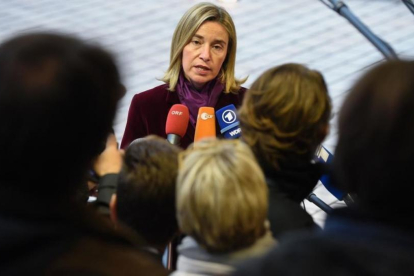 La jefa de la diplomacia europea, Federica Mogherini, en la rueda de prensa tras el reunión de ministros de Exteriores de la UE.-AFP / JOHN THYS