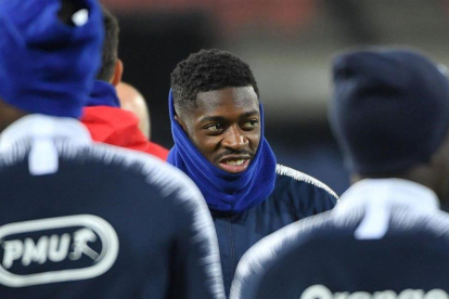 Ousmane Dembélé, durante el entrenamiento de la selección francesa ayer en Rotterdam.-AFP/ EMMANUEL DUNAND