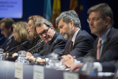 Artur Mas, junto a Carlos Lesmes y Rafael Catalá, ayer en Barcelona.-ALBERT BERTRAN