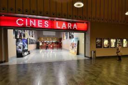 Los cines Lara del Centro Comercial Camaretas en una imagen de archivo.