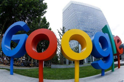 En junio de 2017, la Comisión Europea (CE) impuso una multa de 2.424 millones de euros a Google al considerar que abusaba de su dominio con Shopping.-REUTERS