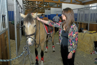 Silvia Clemente, ayer en el Centro Ecuestro durante el concurso de ponis.-ICAL