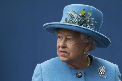 Isabel II, el 27 de octubre del 2016, en Poundbury, Inglaterra.-JUSTIN TALLIS