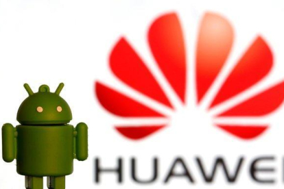 Los logotipos de Huawei y de Android, el sistema operativo de Google.-X02714
