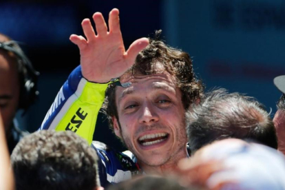 Valentino Rossi saluda a sus fans en Jerez-2016.-