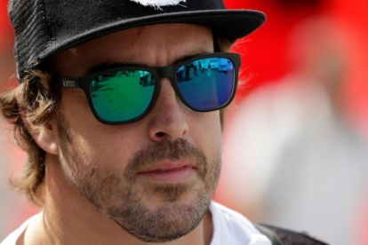 Fernando Alonso, hoy, a su llegada al circuito italiano de Monza.-REUTERS / MAX ROSSI