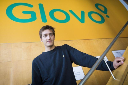 El consejero delegado de Glovo, Óscar Pierre, en las oficinas de la empresa en Barcelona.-FERRAN NADEU