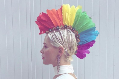 La cantante Soraya, con la corona de plumas que lució en la World Pride 2017.-