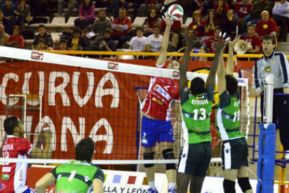 El CMA ha ganado los dos partidos a Unicaja en Liga regular. / A. Martínez-