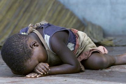 Un niño malnutrido, en un campo de refugiados de Mozambique, en una imagen de archivo.-AP / THEMBA HADEBE