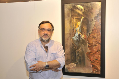 Ferrus ante una de sus nuevas creaciones.-valentín Guisande