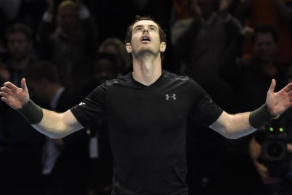 Murray celebra su clasificación para la final tras imponerse a Raonic.-TONY O'BRIEN / REUTERS