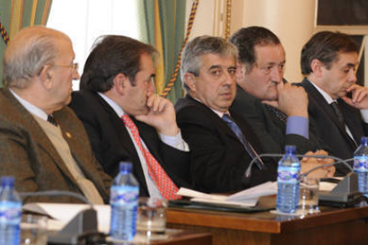 Imagen de archivo de los diputados populares, Martín, Casado, Elvira, Ruiz y MIguel. / ÚRSULA SIERRA-