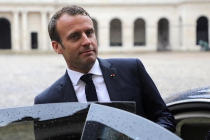 El presidente francés, Emmanuel Macron, en Los Invalidos.-/ POOL