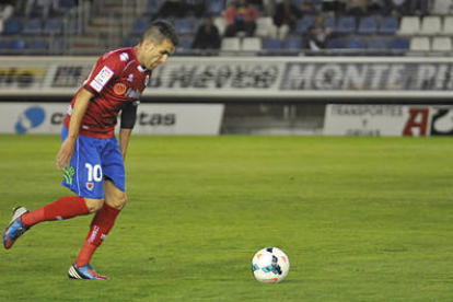 Julio Álvarez marcó ante el Jaén su primer gol de la temporada. / DIEGO MAYOR-