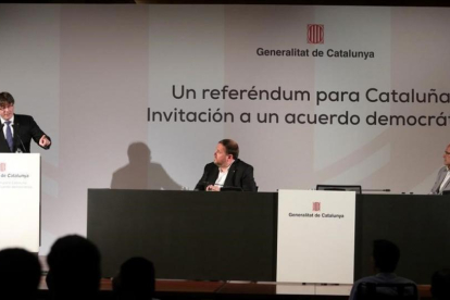 Carles Puigdemont, durante su conferencia en Madrid sobre el referéndum, este lunes.-JUAN MANUEL PRATS