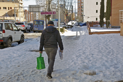 Alguna zonas de la ciudad siguen con hielo y nieve - Mario Tejedor