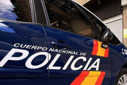 Vehículo de la Policía Nacional.-EL PERIÓDICO