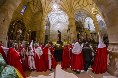 Procesión General de la Cofradía del Santo Entierro de Cristo - MARIO TEJEDOR (3)