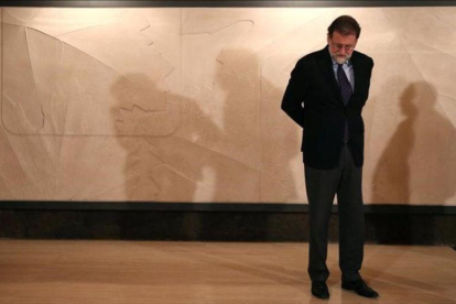 Mariano Rajoy, en la sede de Freixenet.-ALBERT GEA (REUTERS)