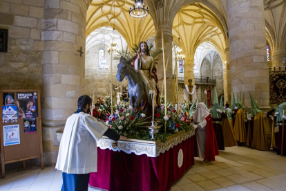 Procesión General de la Cofradía del Santo Entierro de Cristo - MARIO TEJEDOR (16)