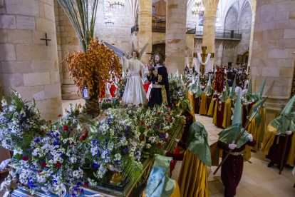 Procesión General de la Cofradía del Santo Entierro de Cristo - MARIO TEJEDOR (17)