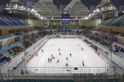 El palacio de hielo surcoreano donde se celebra el Mundial sub-18.-AP / AHN YOUNG.JOON