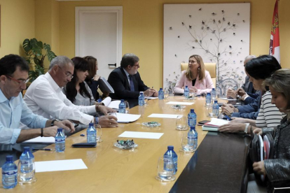 Reunión en la Consejería de Economía donde se dio a conocer el borrador del plan-Junta de Castilla y León