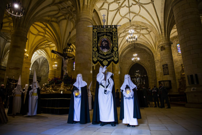 Procesión General de la Cofradía del Santo Entierro de Cristo - MARIO TEJEDOR (73)
