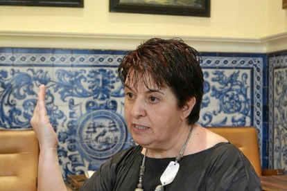 Clara Luquero, alcandesa de Segovia, en una rueda de prensa-El Mundo