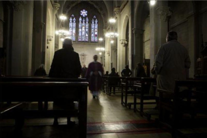 Una misa en la iglesia de la Concepció de Barcelona.-ALBERT BERTRAN