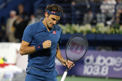 Roger Federer celebra un punto en la final del torneo de Dubái.-X90013