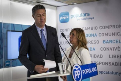 Xavier García Albiol y Alicia Sánchez-Camacho, ayer, en la rueda de prensa posterior al comité ejecutivo del PPC.-CARLOS MONTAÑÉS