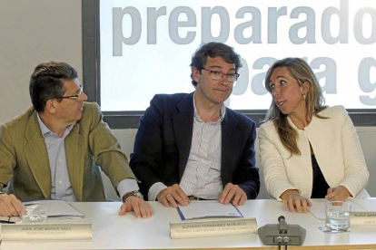 Juan José Matarí, Alfonso Fernández Mañueco y Alicia Sánchez Camacho, durante la reunión del comité ejecutivo del PP-Ical
