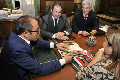 Reunión ayer de los presidentes de las diputaciones de Soria y Teruel-